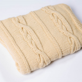 Blanket for newborns incredibly delicate with classic braids