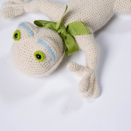 White Lizard for children. Knitted soft toy