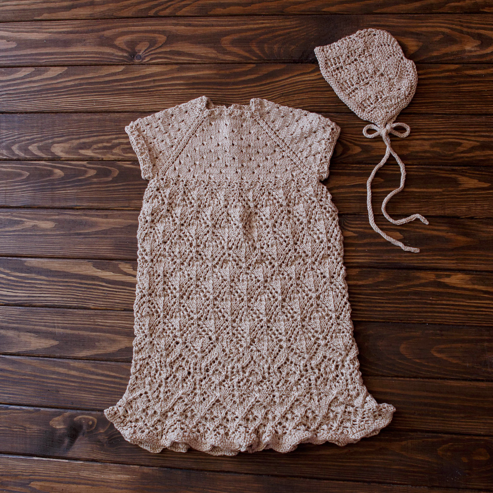 Elegant Baby Girl Dress with lace skirt diamond-shaped pattern